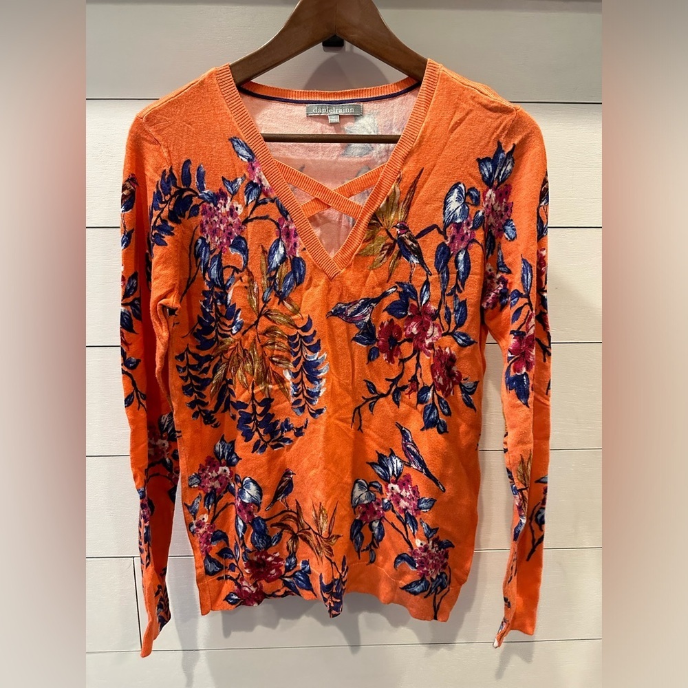 Daniel Rainn Women’s Coral Floral Knit Bird Top- size Medium